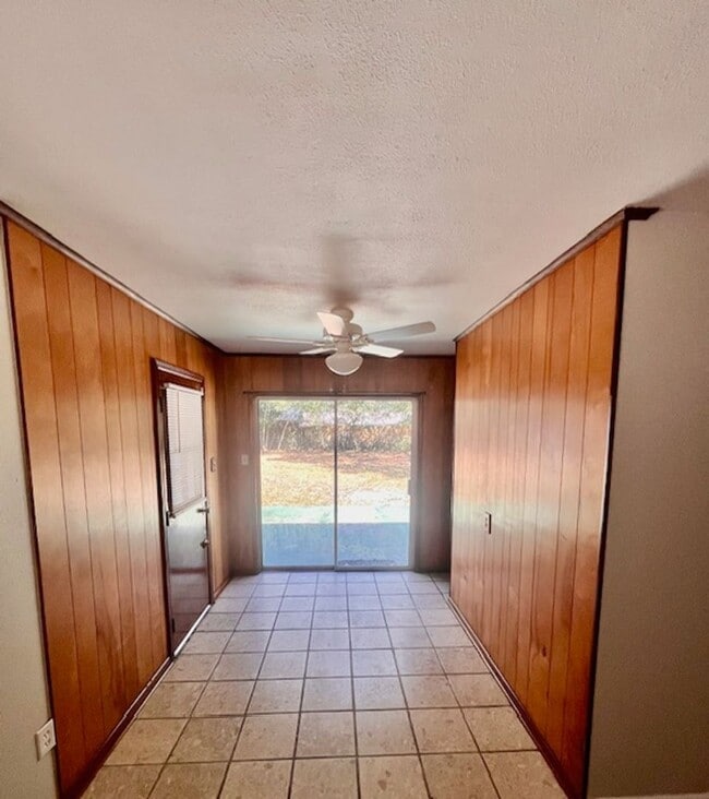 Building Photo - Gulfport 3 Bedroom