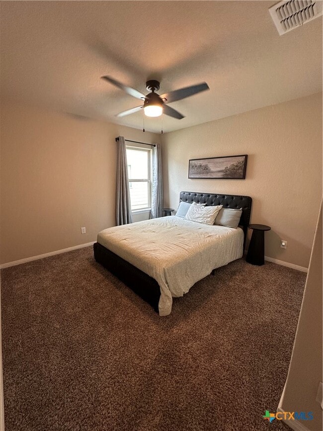 Building Photo - 2929 Greenbriar Rd