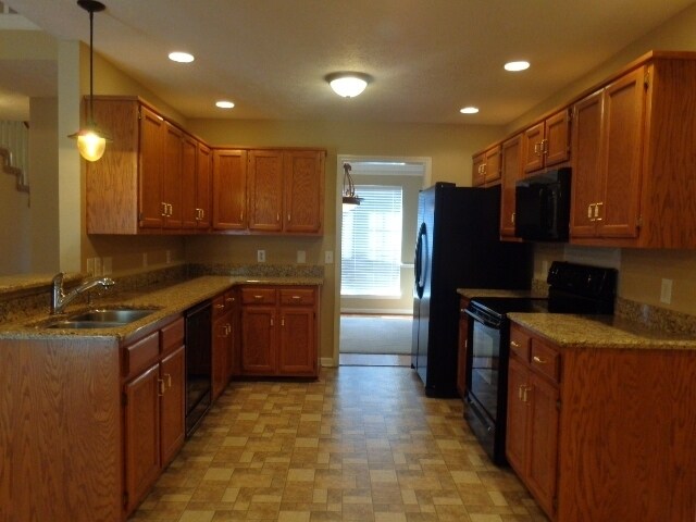 Building Photo - 1617 E Blairmont Dr