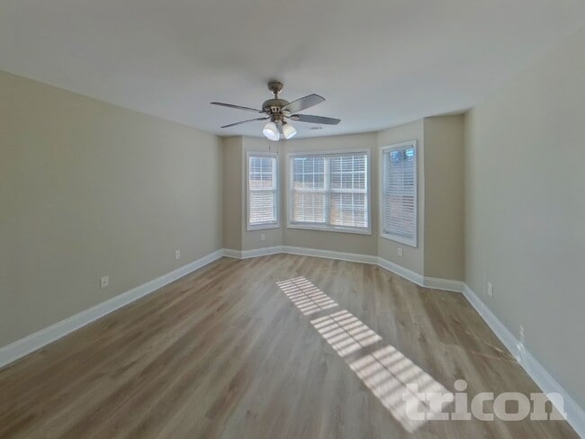 Building Photo - 1916 Roxey Ln