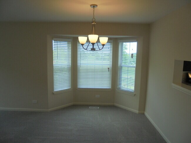 Building Photo - 1065 Manchester Cir