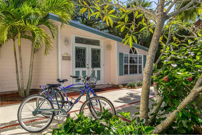 Building Photo - 9480 Frangipani Dr