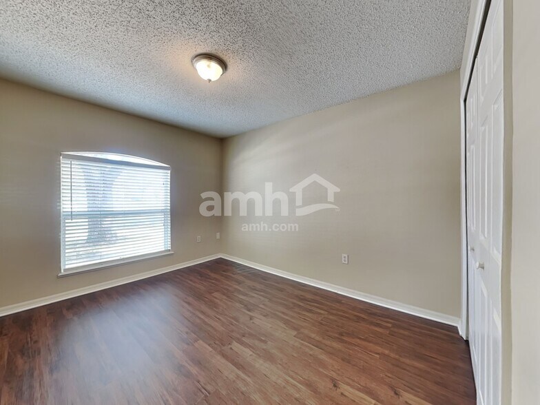 Building Photo - 11527 Ivy Flower Loop