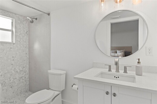 Building Photo - 980 7th Ave S