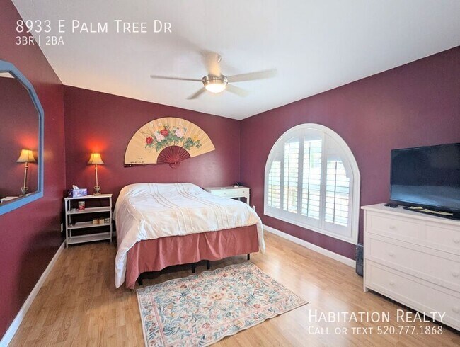 Building Photo - 8933 E Palm Tree Dr