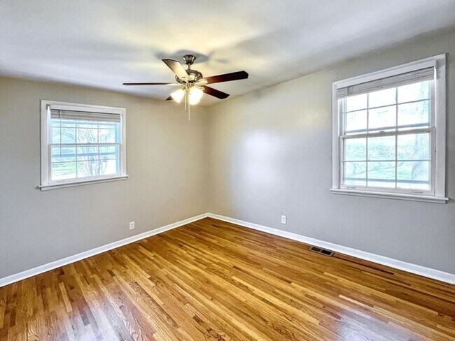 Building Photo - 3-Bedroom Home in a Convenient Location / ...