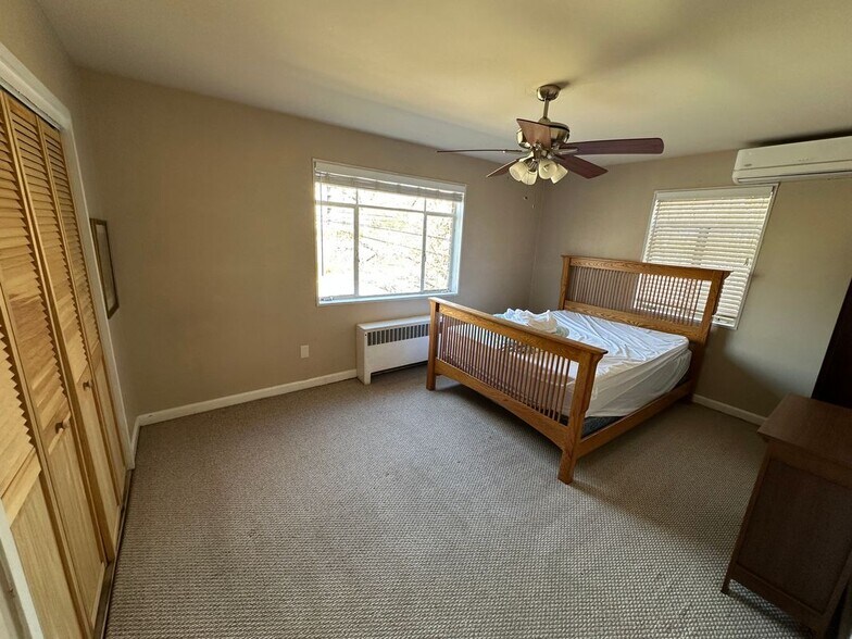 Building Photo - 10311 Montrose Ave