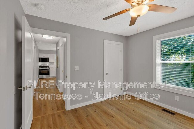 Building Photo - 622 Maplewood Ln