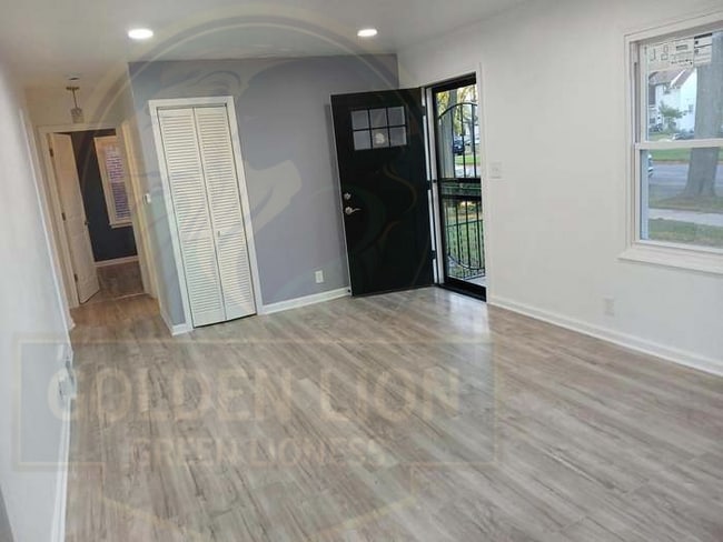 Building Photo - 2417 W Roosevelt Dr