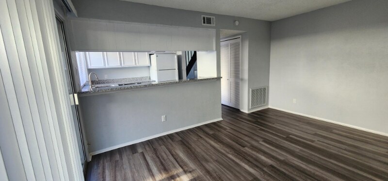 Building Photo - 705 Intrepid Dr