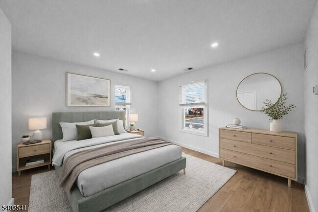 Building Photo - 80 Anderson St