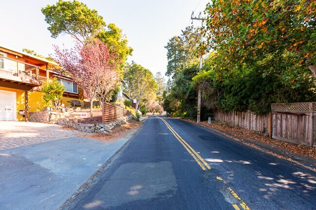 Building Photo - Beautiful Four bedroom, Two bathroom house...