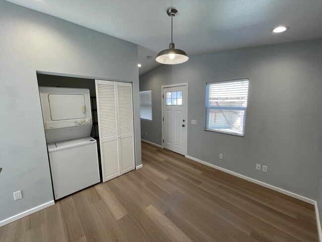 Building Photo - 6358 Raylene Ct