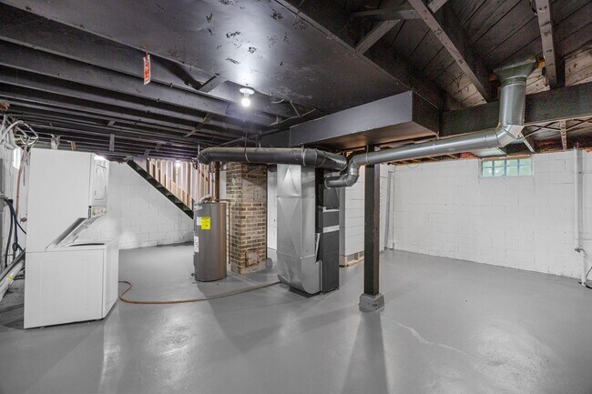 Building Photo - 2 Bedroom for Rent in Des Moines