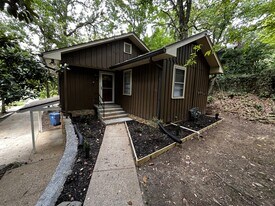 Building Photo - 5025 Sunnyside Ave