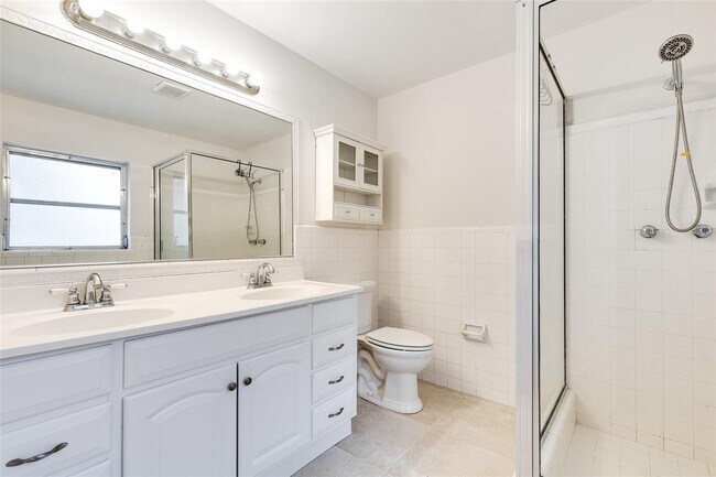 Building Photo - 3460 NE 28th Ave