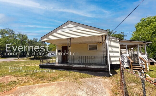 Building Photo - 200 Woodward Dr