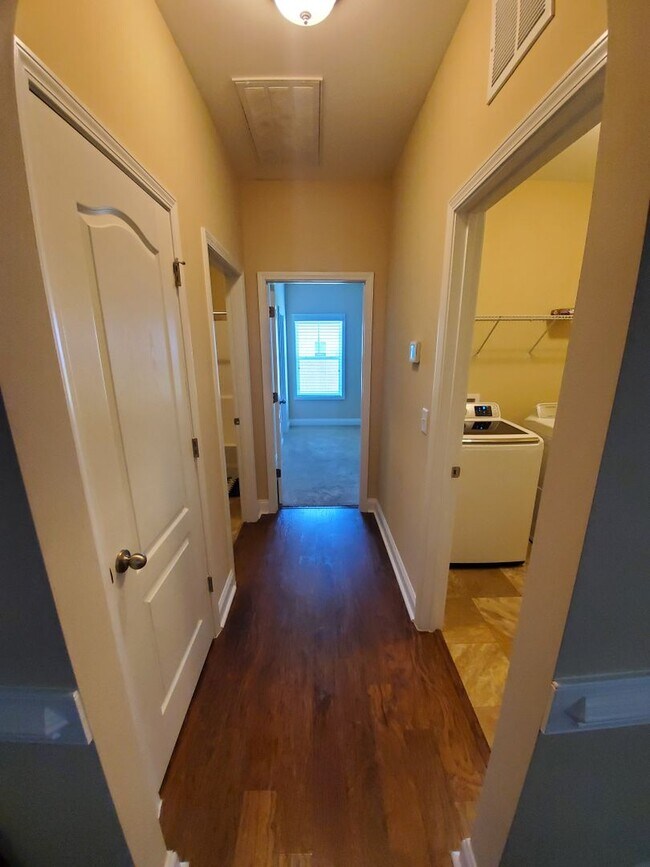 Building Photo - 205 Korbel Dr