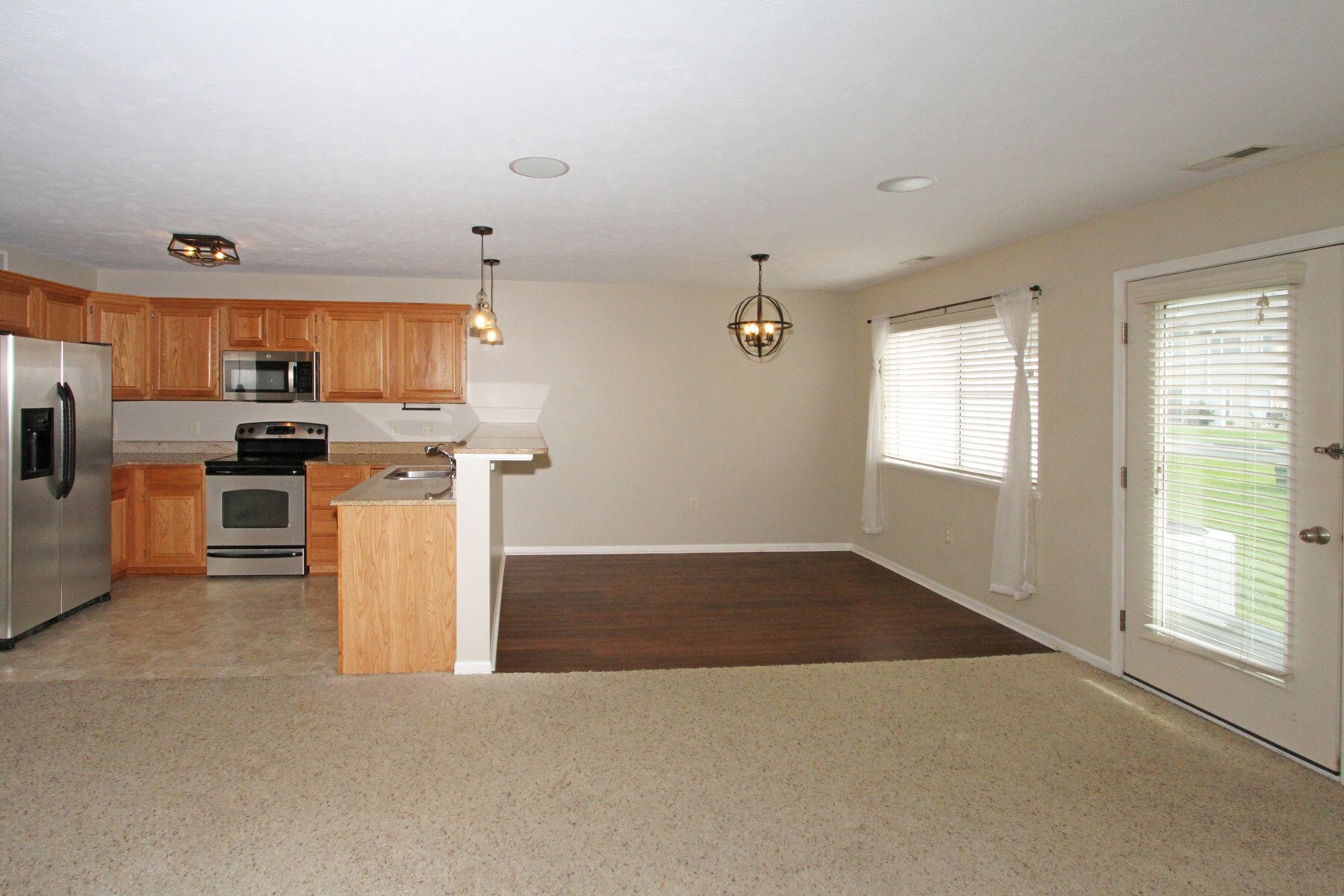 Building Photo - 6028 Glenbrook Ln