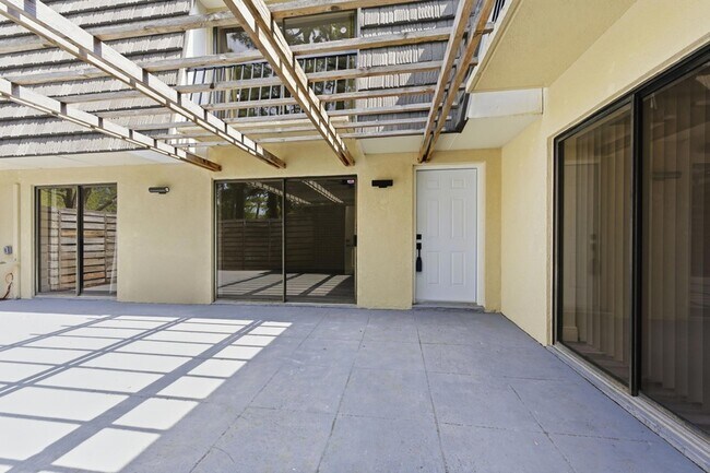 Building Photo - 1424 14th Terrace