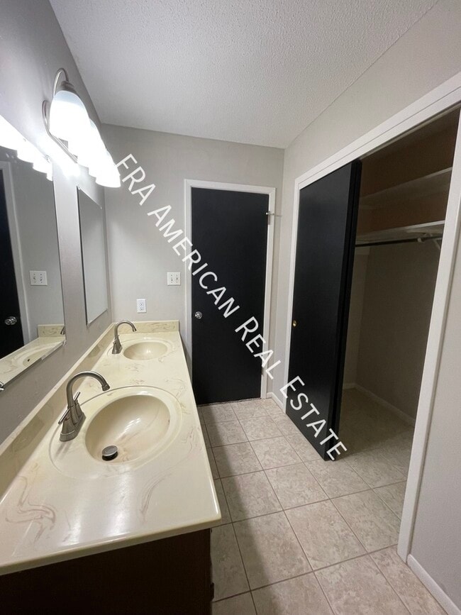 Building Photo - 532 Parkview Rd NW