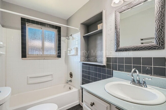 Building Photo - 1060 S Decatur St