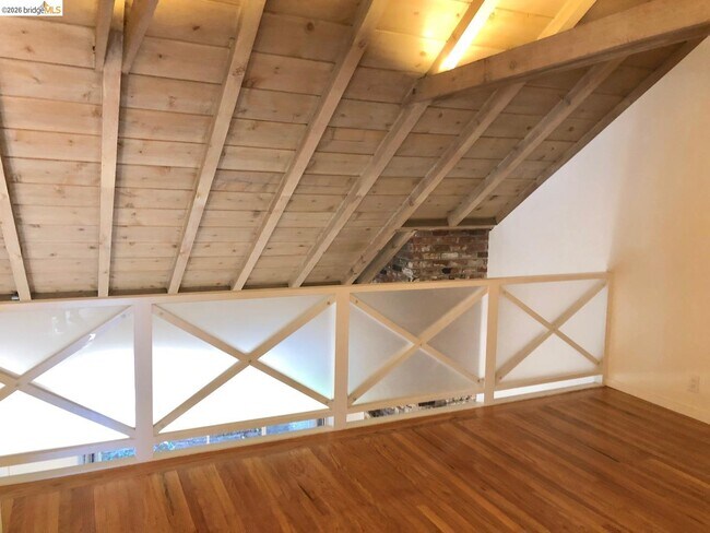 Building Photo - 21 Waverley Ct