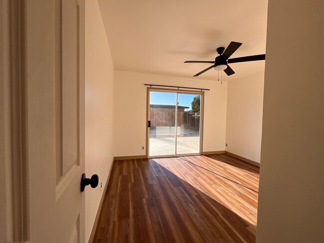 Building Photo - Fully Renovated Home with Large Extra Livingroom and Large Backyard