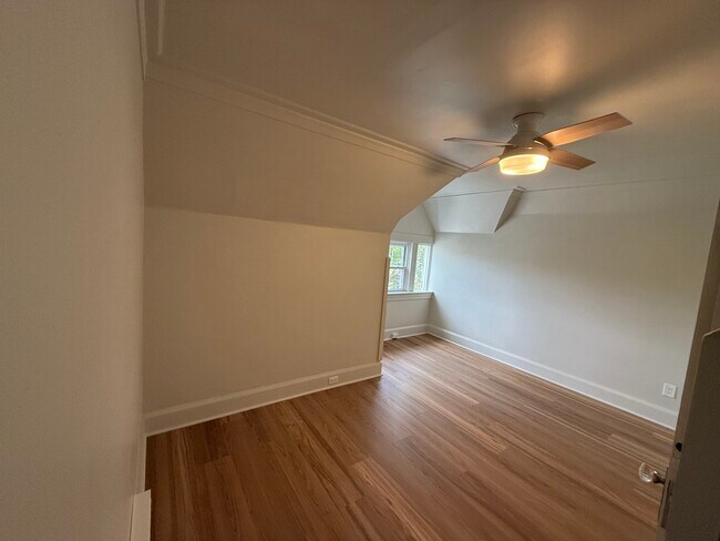 Building Photo - 3700 Brighton Rd