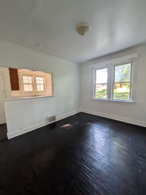 Building Photo - 1813 Converse St