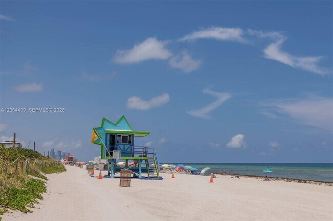 Building Photo - 7326 Collins Ave