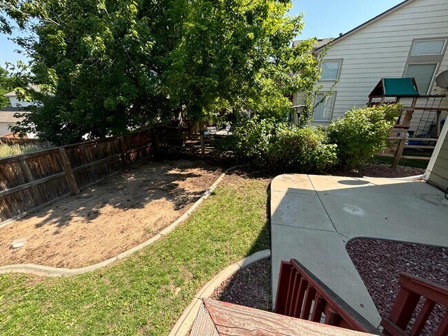 Building Photo - 9724 Queenscliffe Dr