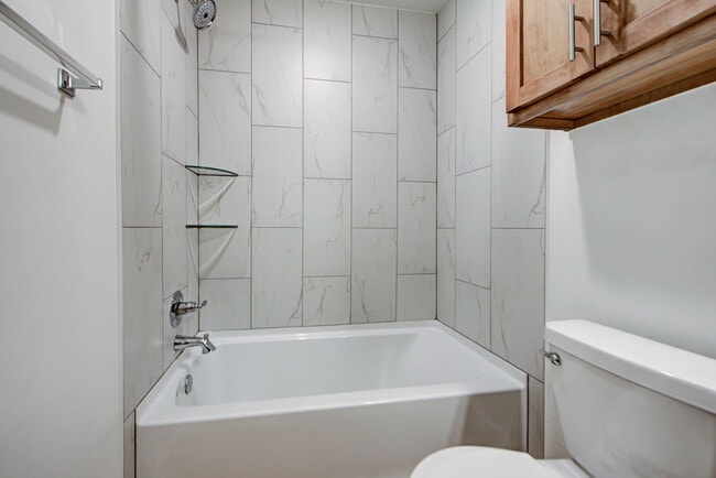 Building Photo - 323 Woodrock St