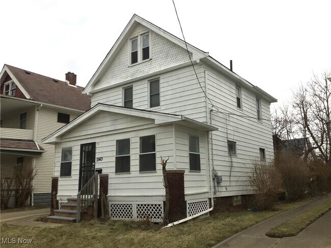 Building Photo - 13413 Durkee Ave