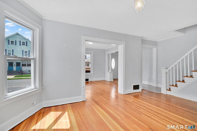 Building Photo - 42 Hartford Ave