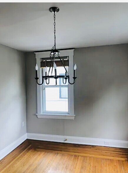 Dining room - 2885 Erie Ave