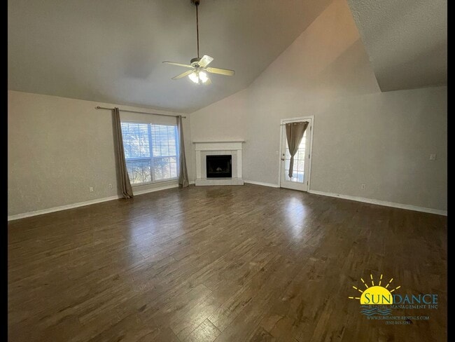 Building Photo - Prime Location and Stunning 4 Bedroom Home with Solar!