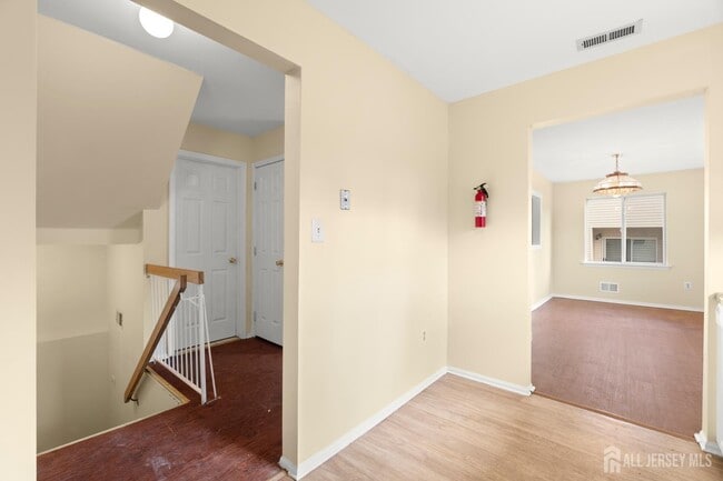 Building Photo - 1606 Madaline Dr