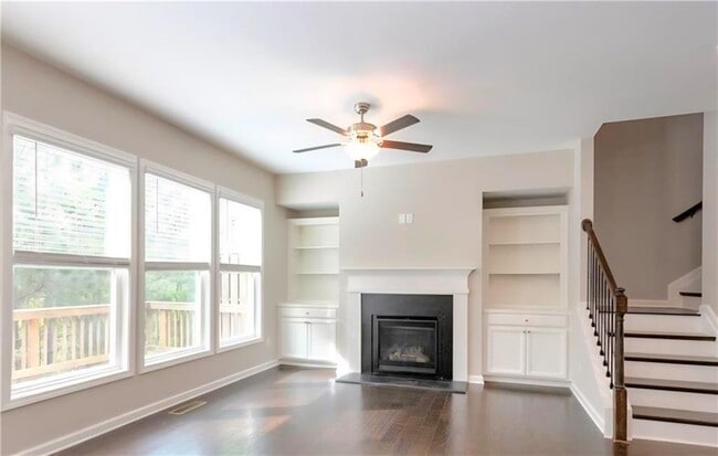 Building Photo - 891 Sunset Park Dr