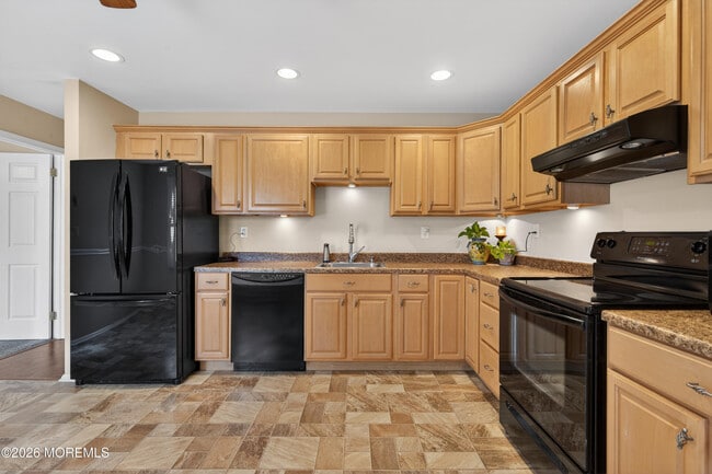 Building Photo - 69 William And Mary Sq