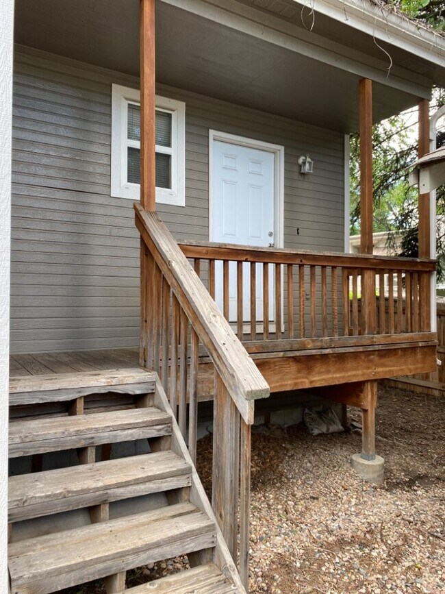 Building Photo - STUDENTS WELCOME! Single-Family Home Walking Distance to CSU!