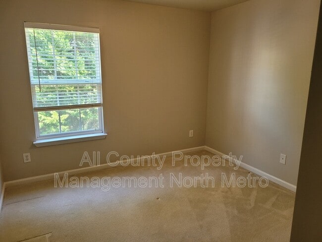Building Photo - 9859 Murano View