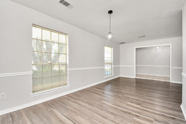Building Photo - 11310 Sagewind Dr