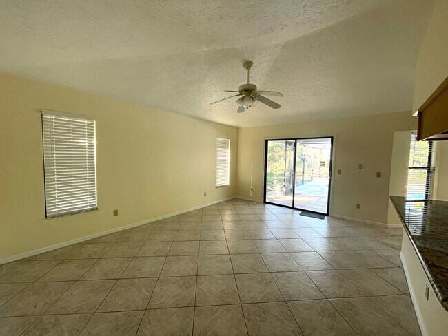 Building Photo - 5400 NW Emblem St