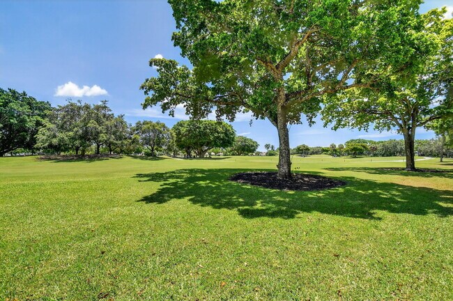 Building Photo - 11570 Briarwood Cir