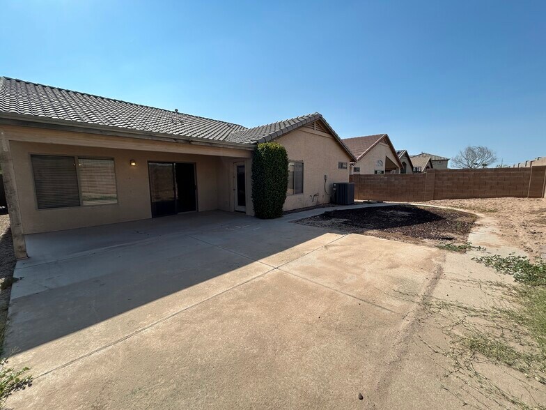Building Photo - 8217 S 45th Ln