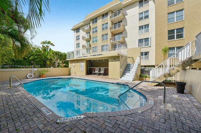 Building Photo - 1050 SE 15th St