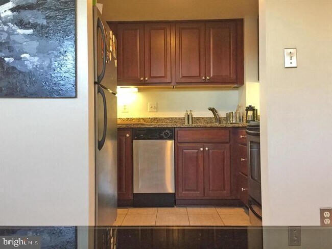 Building Photo - 1117 New Hampshire Ave NW