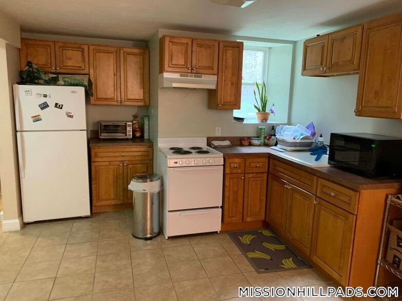 Building Photo - 891 Huntington Ave