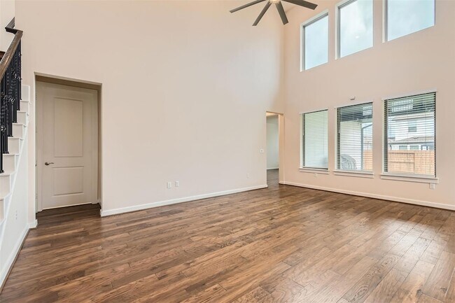Building Photo - 8313 Spire View